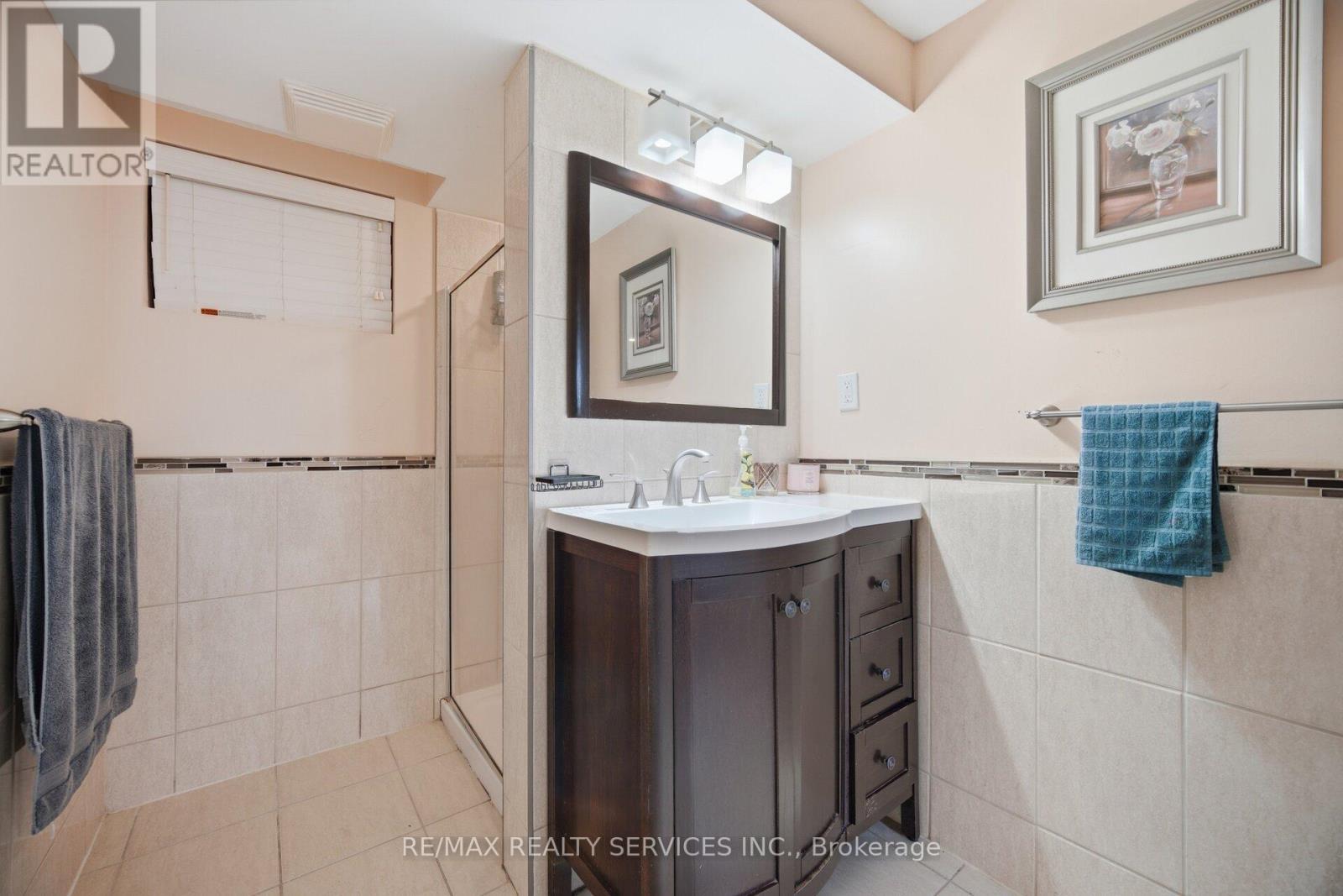 68 Elgin Drive, Brampton, ON - Indoor Photo Showing Bathroom