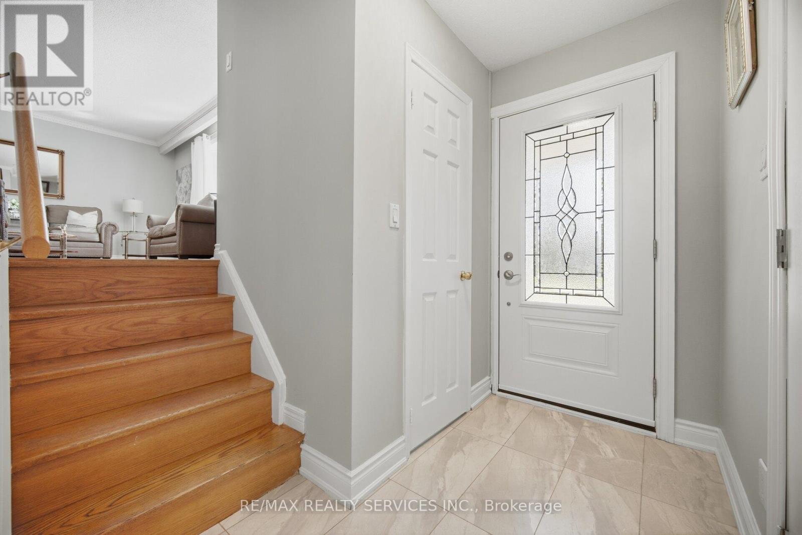 68 Elgin Drive, Brampton, ON - Indoor Photo Showing Other Room