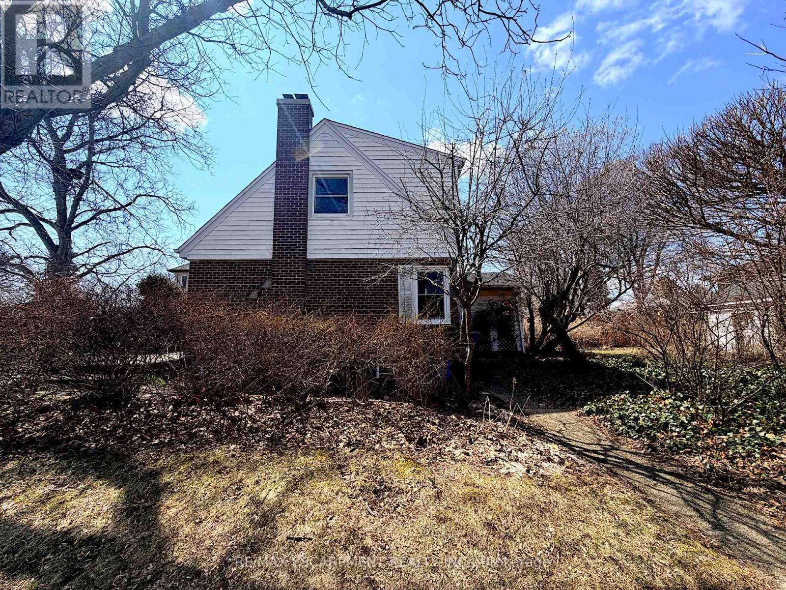 2093 Victoria Avenue, Burlington, ON - Outdoor