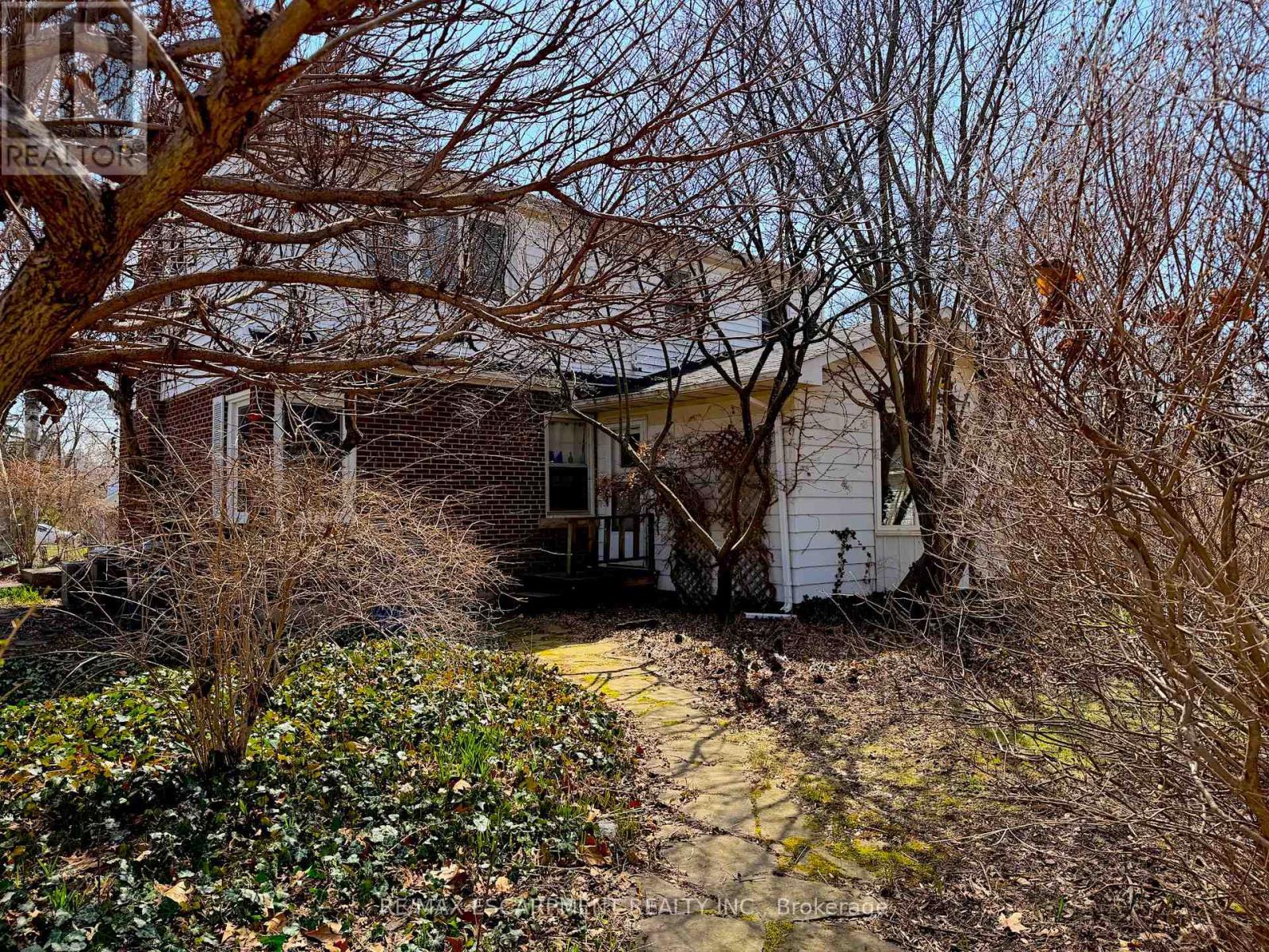 2093 Victoria Avenue, Burlington, ON - Outdoor