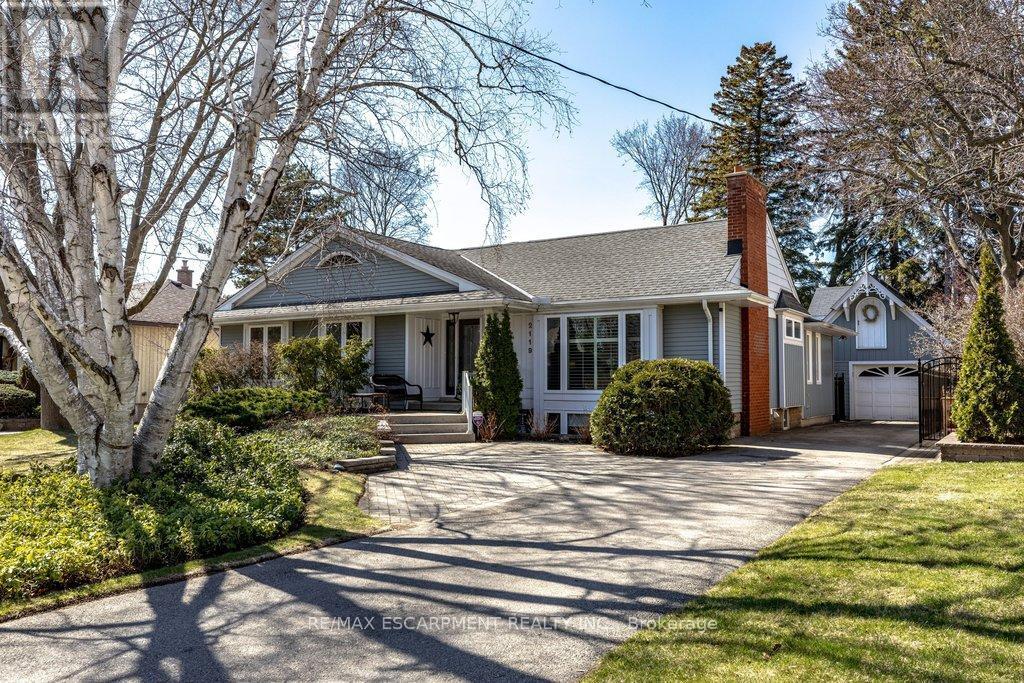 2119 Paisley Avenue, Burlington, ON - Outdoor With Facade