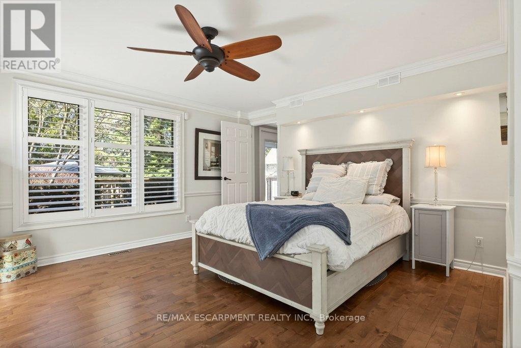 2119 Paisley Avenue, Burlington, ON - Indoor Photo Showing Bedroom