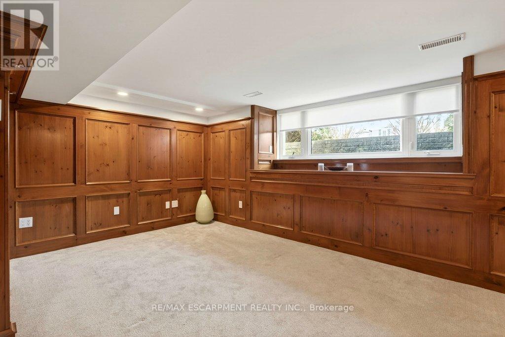 2119 Paisley Avenue, Burlington, ON - Indoor Photo Showing Other Room