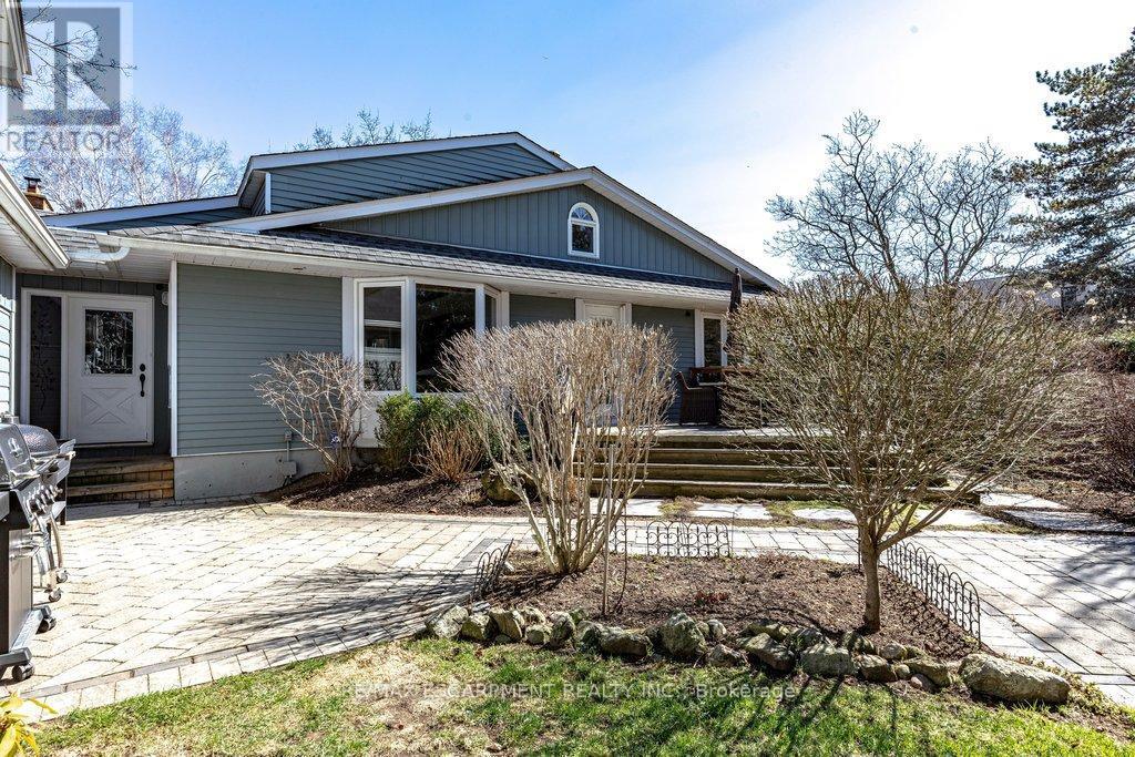 2119 Paisley Avenue, Burlington, ON - Outdoor