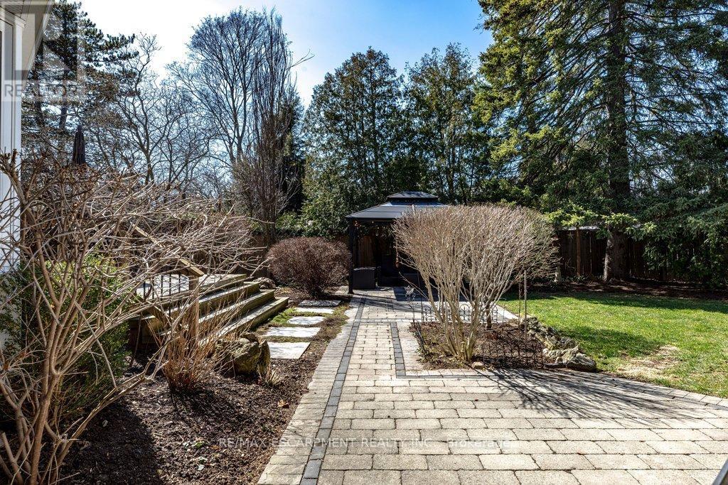 2119 Paisley Avenue, Burlington, ON - Outdoor
