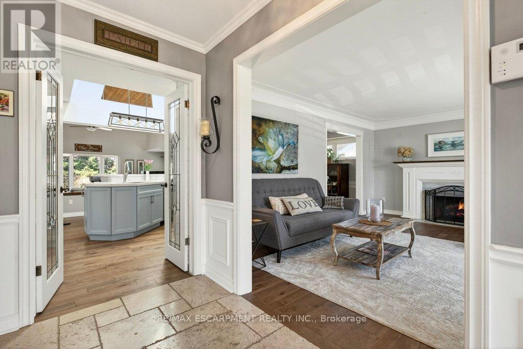 2119 Paisley Avenue, Burlington, ON - Indoor Photo Showing Living Room With Fireplace