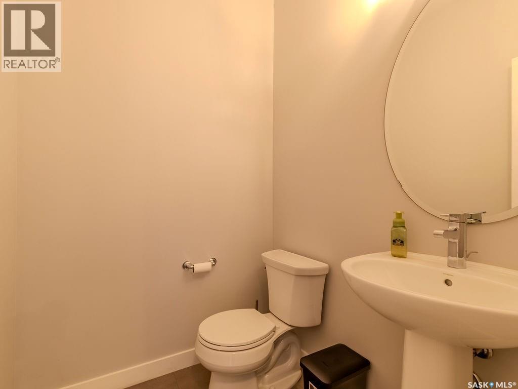 114 Germain Court, Saskatoon, SK - Indoor Photo Showing Bathroom