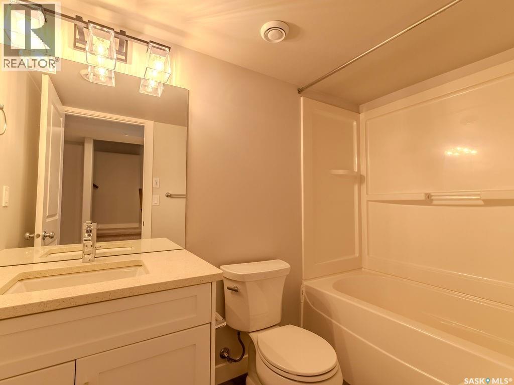 114 Germain Court, Saskatoon, SK - Indoor Photo Showing Bathroom