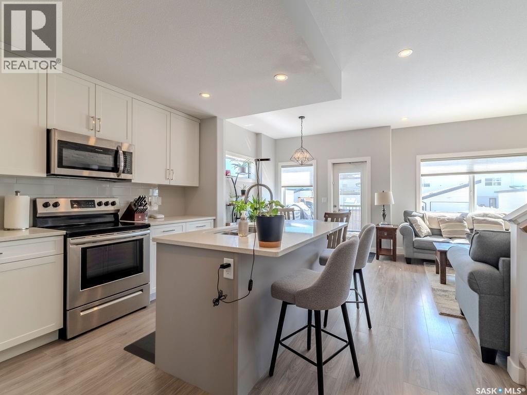114 Germain Court, Saskatoon, SK - Indoor Photo Showing Kitchen With Upgraded Kitchen
