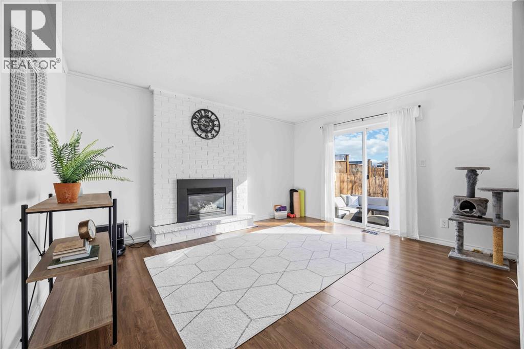 342 Willow Crescent, St Clair, ON - Indoor Photo Showing Living Room With Fireplace