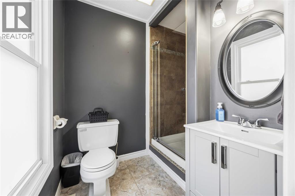 342 Willow Crescent, St Clair, ON - Indoor Photo Showing Bathroom