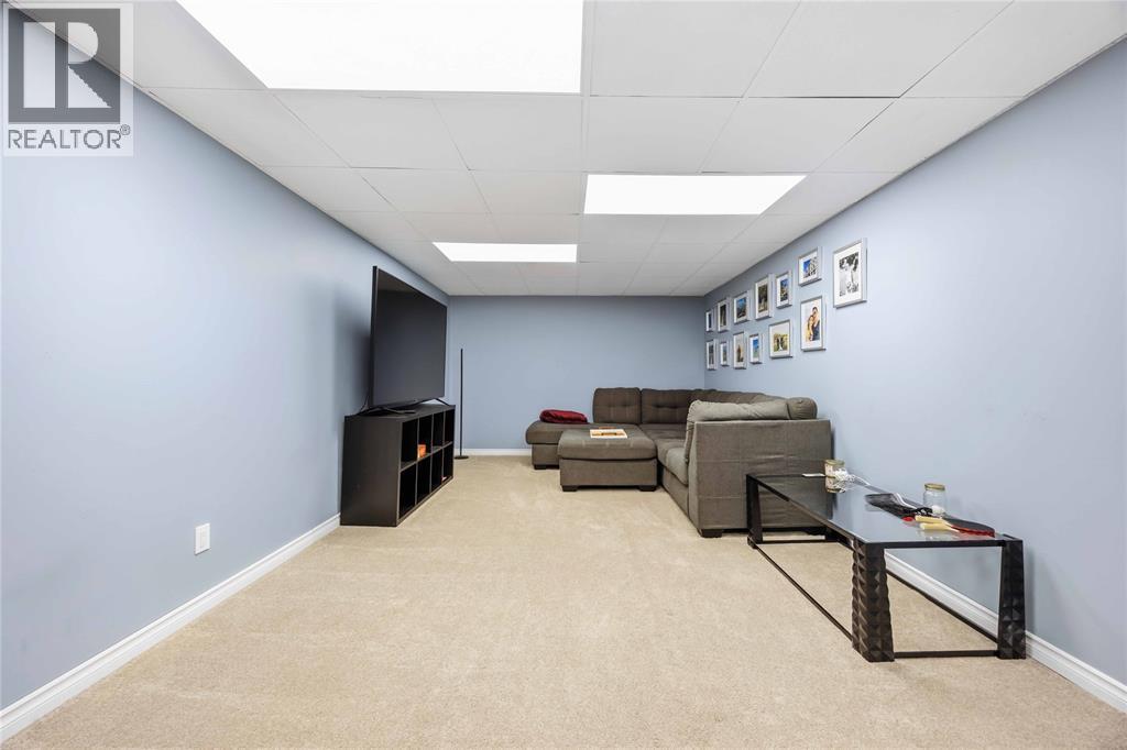 342 Willow Crescent, St Clair, ON - Indoor