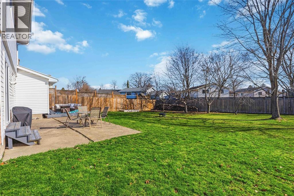 342 Willow Crescent, St Clair, ON - Outdoor With Backyard