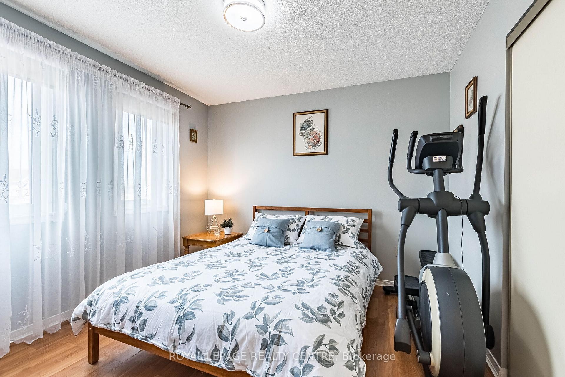 3026 Dalehurst Drive, Mississauga, ON - Indoor Photo Showing Bedroom