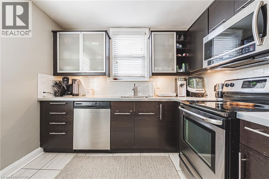 239 Rosewood Road, Hamilton, ON - Indoor Photo Showing Kitchen With Stainless Steel Kitchen