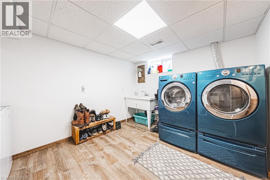 239 Rosewood Road, Hamilton, ON - Indoor Photo Showing Laundry Room