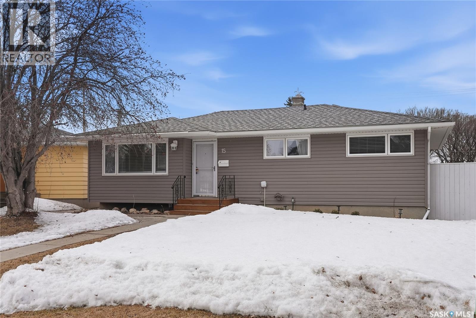 15 Stewart Avenue, Saskatoon, SK - Outdoor