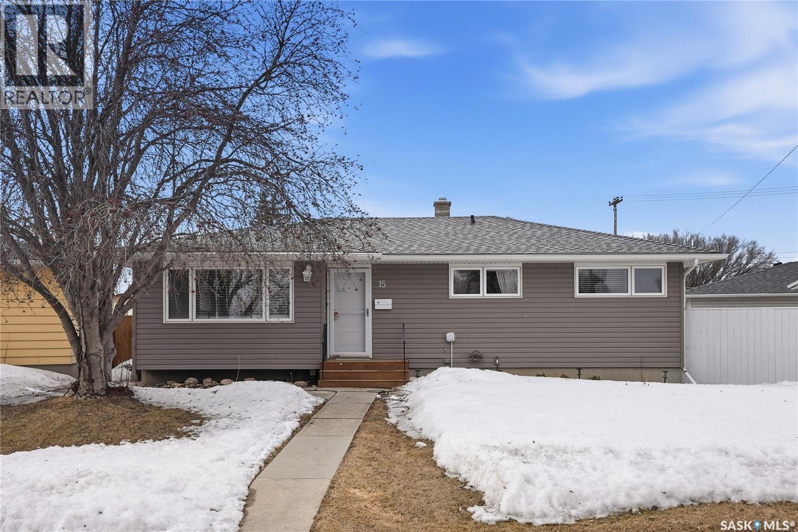 15 Stewart Avenue, Saskatoon, SK - Outdoor