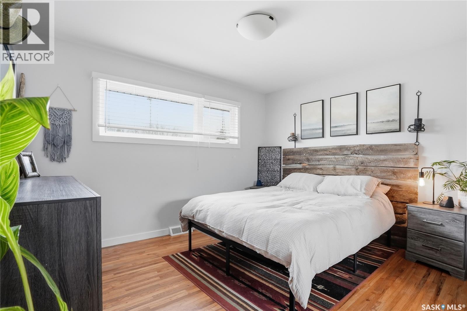 15 Stewart Avenue, Saskatoon, SK - Indoor Photo Showing Bedroom