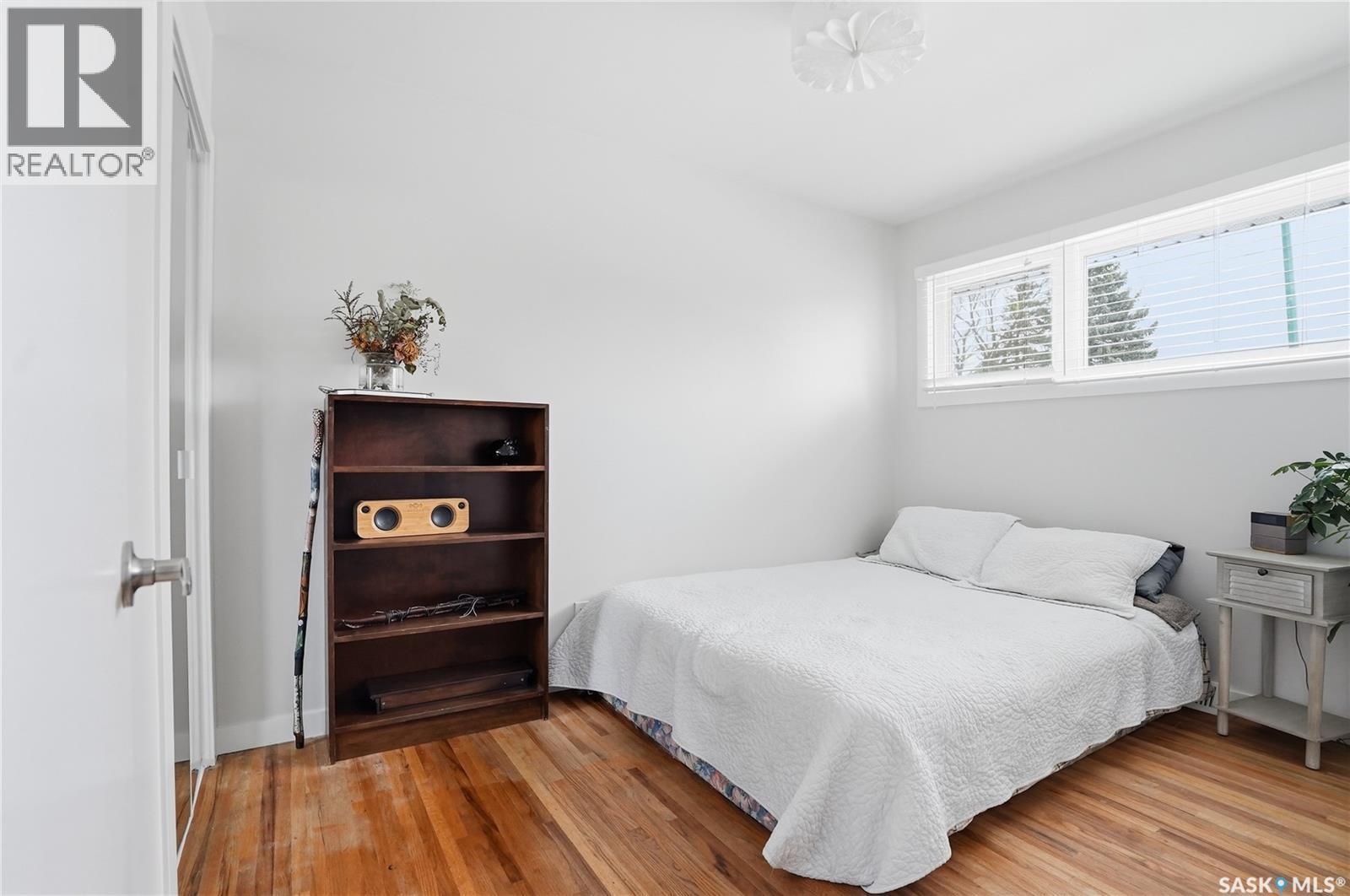 15 Stewart Avenue, Saskatoon, SK - Indoor Photo Showing Bedroom