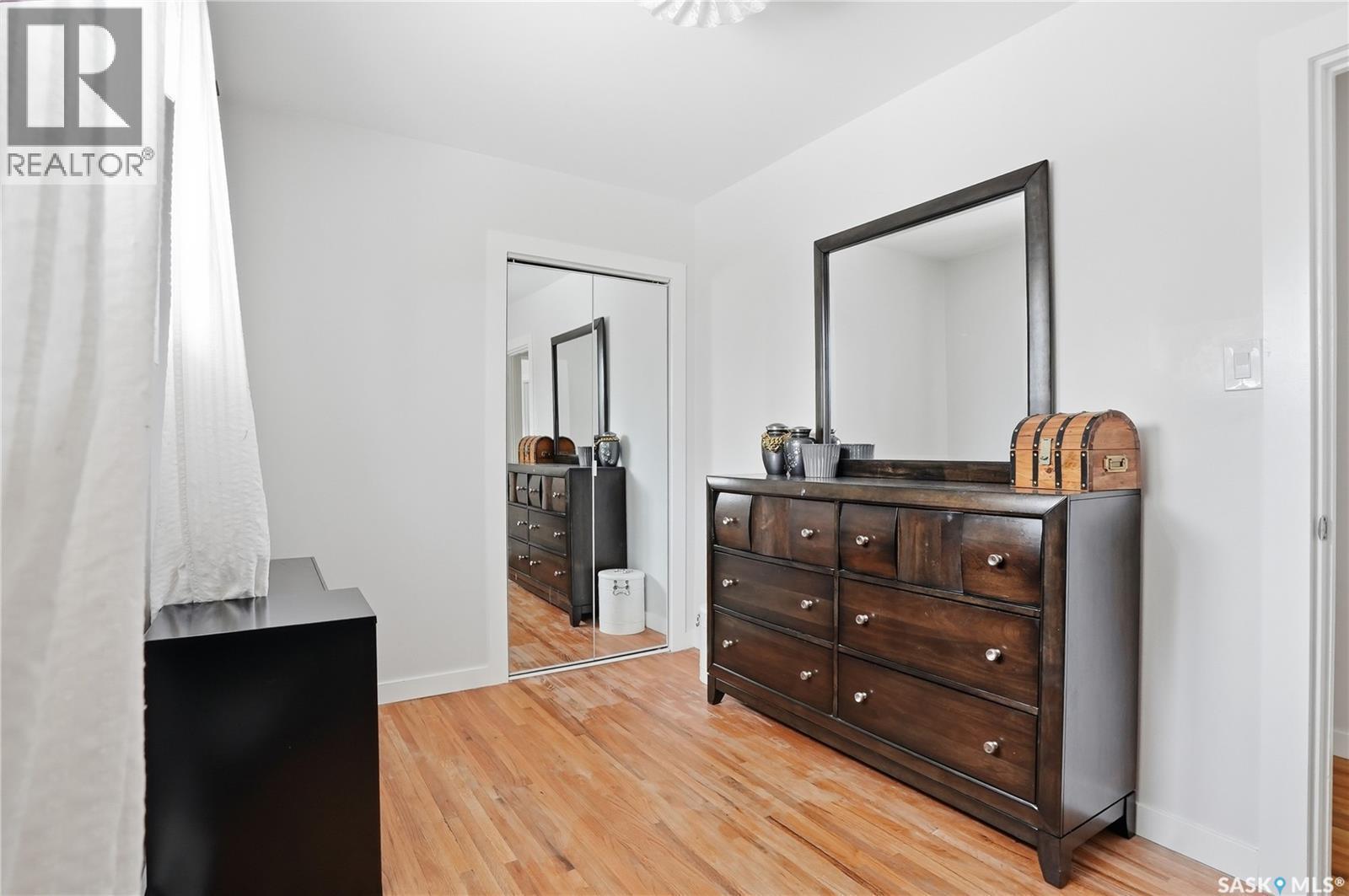 15 Stewart Avenue, Saskatoon, SK - Indoor