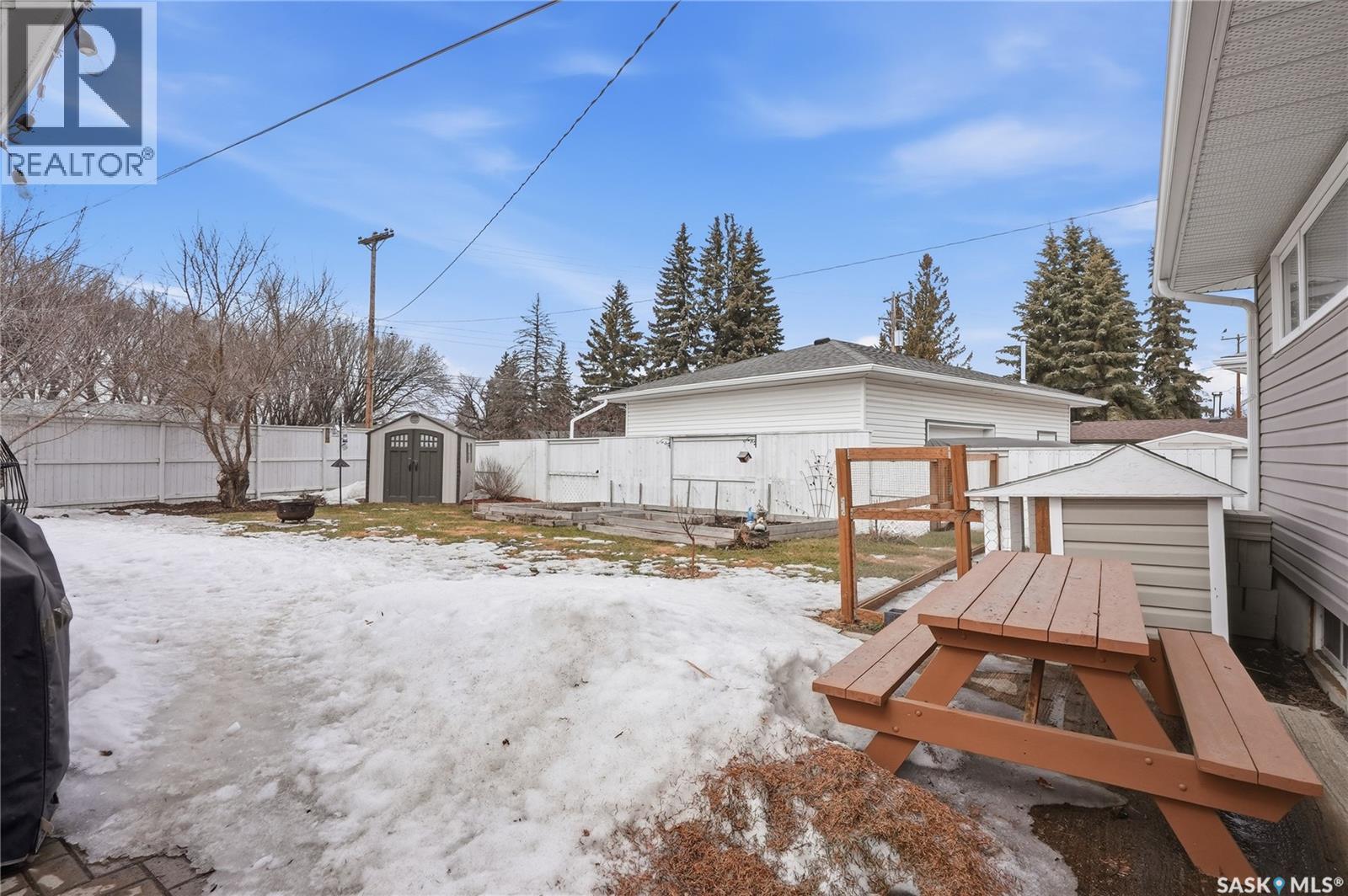 15 Stewart Avenue, Saskatoon, SK - Outdoor