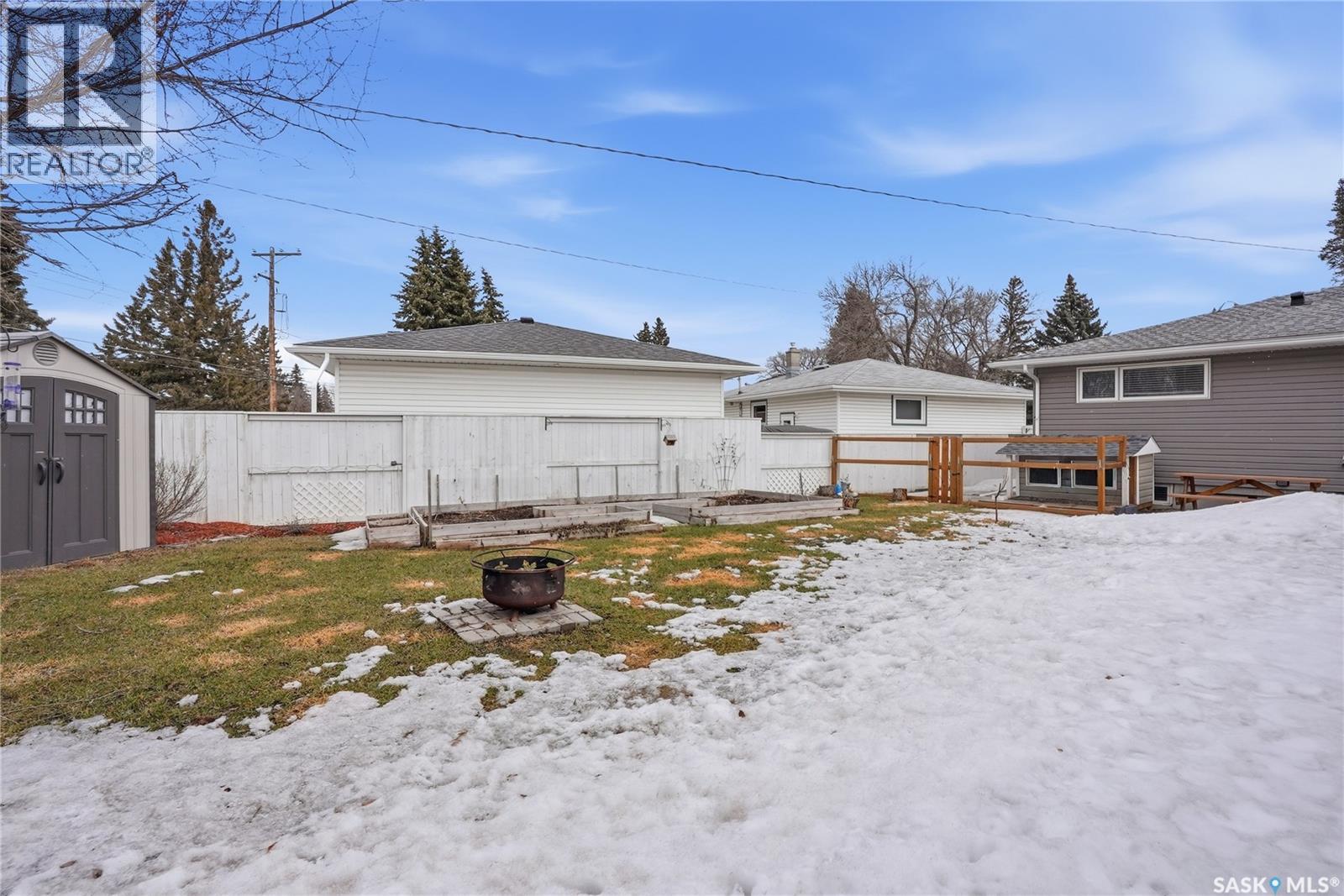 15 Stewart Avenue, Saskatoon, SK - Outdoor