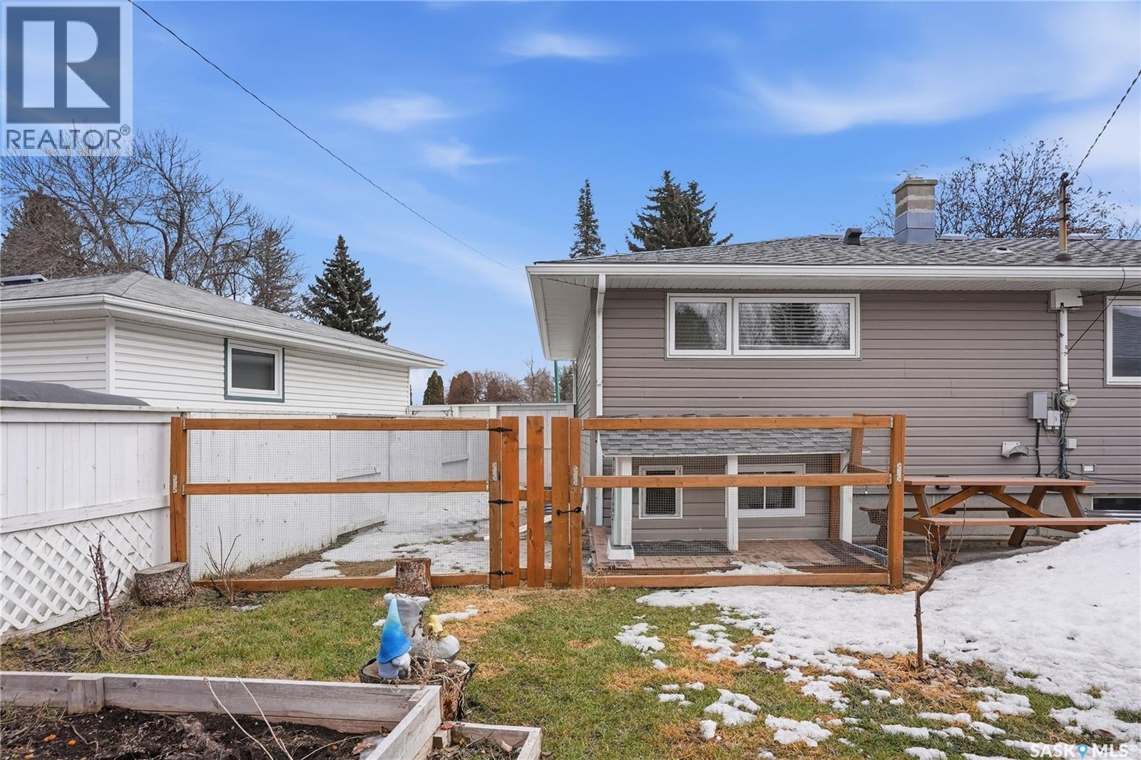15 Stewart Avenue, Saskatoon, SK - Outdoor