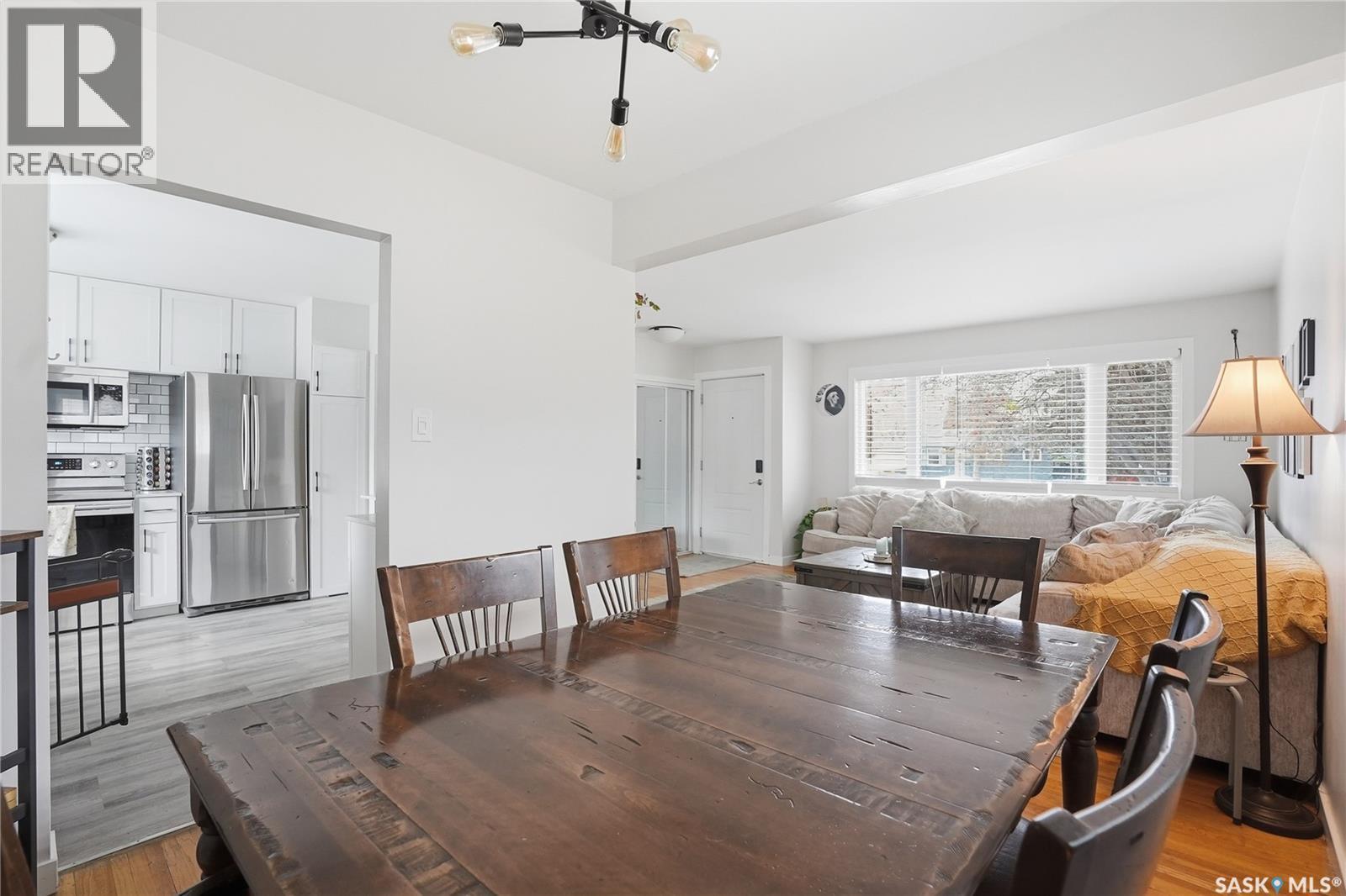 15 Stewart Avenue, Saskatoon, SK - Indoor Photo Showing Dining Room