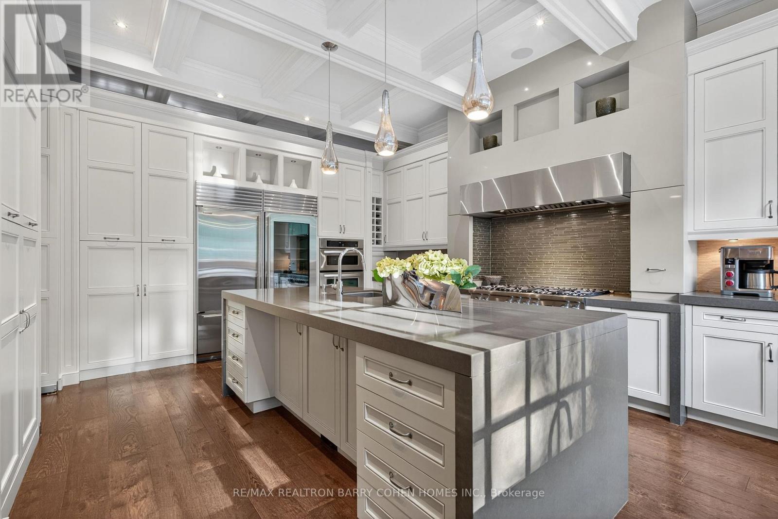 76 Arjay Crescent, Toronto, ON - Indoor Photo Showing Kitchen With Upgraded Kitchen