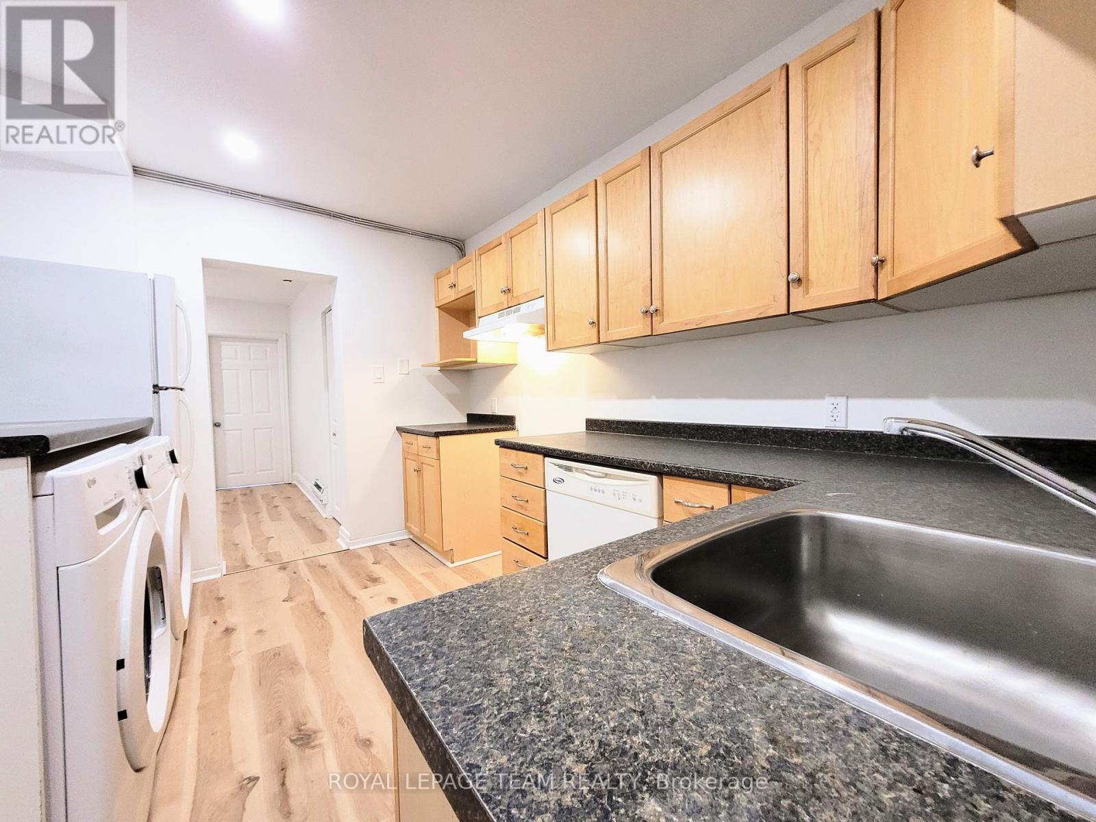 147 St Andrew Street, Ottawa, ON - Indoor