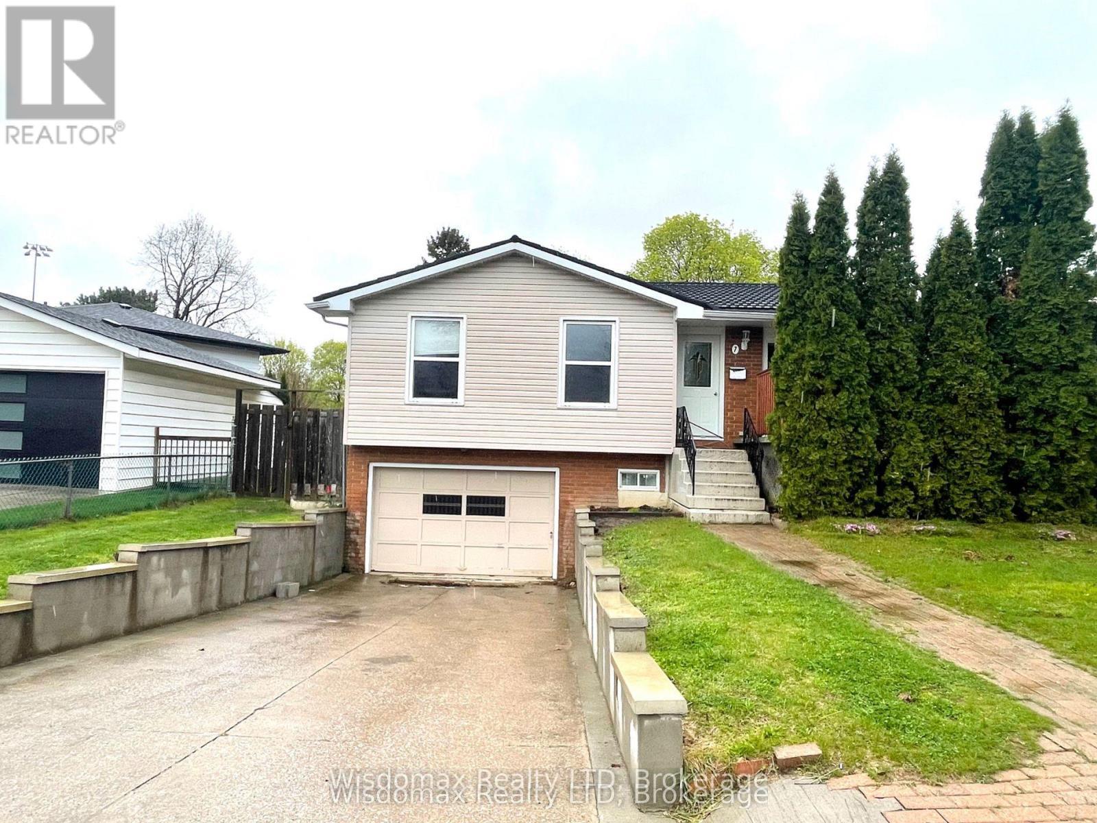 7 Greenmeadow Court, St. Catharines (Fairview), ON - Outdoor