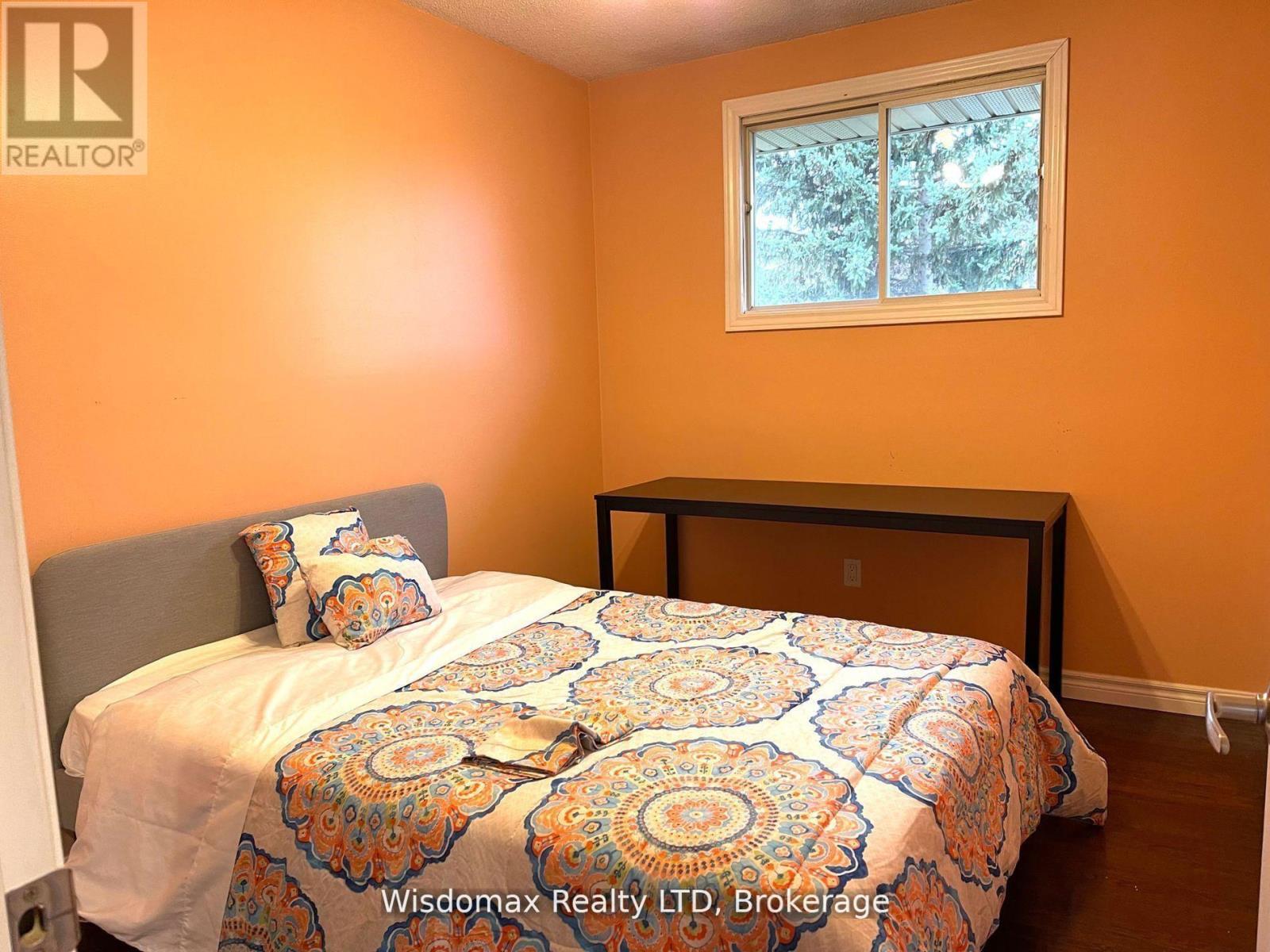 7 Greenmeadow Court, St. Catharines (Fairview), ON - Indoor Photo Showing Bedroom