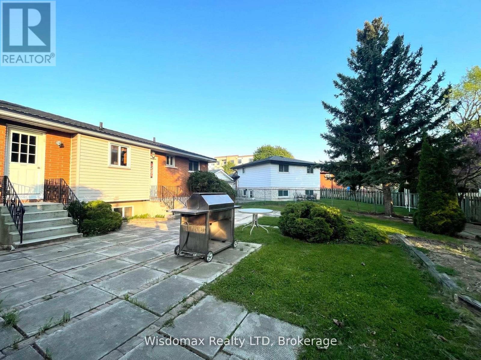 7 Greenmeadow Court, St. Catharines (Fairview), ON - Outdoor With Deck Patio Veranda
