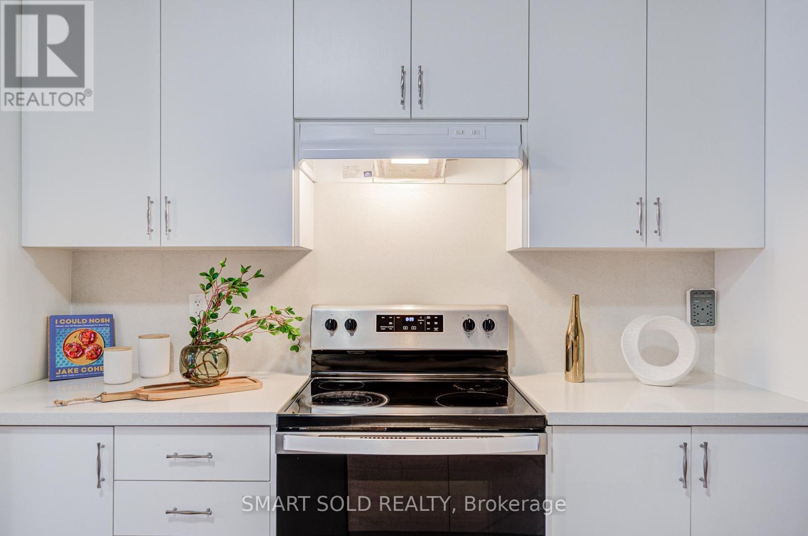 25 Origin Way, Vaughan, ON - Indoor Photo Showing Kitchen