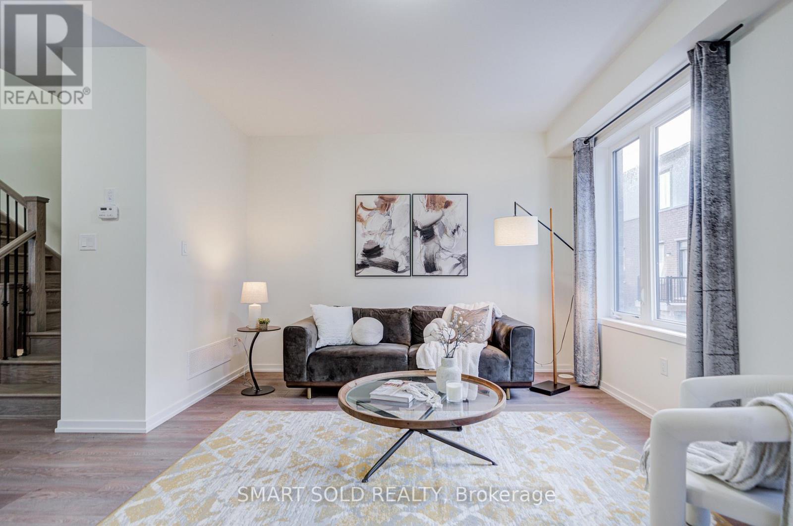 25 Origin Way, Vaughan, ON - Indoor Photo Showing Living Room