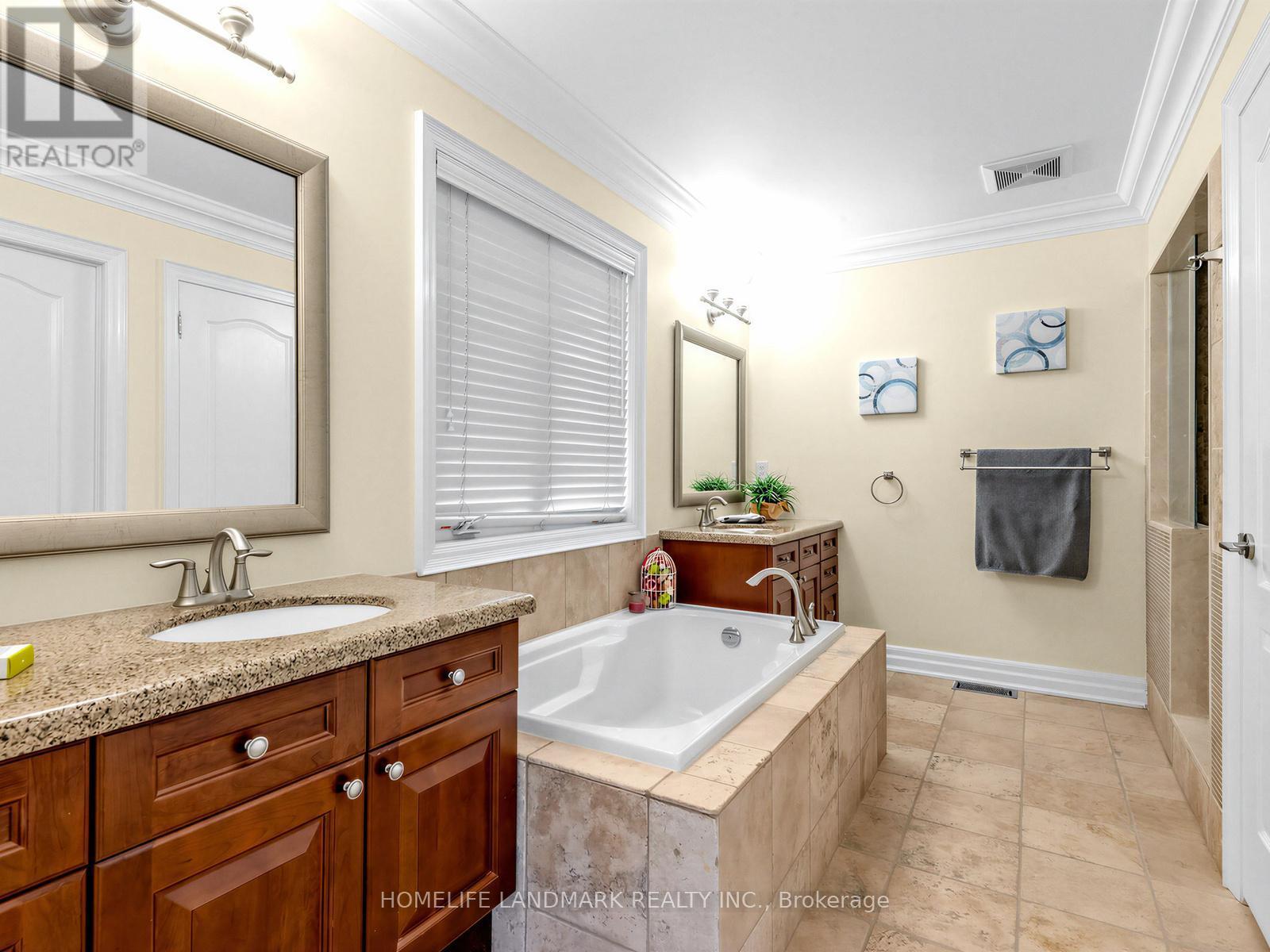 59 Black Walnut Crescent, Richmond Hill, ON - Indoor Photo Showing Bathroom