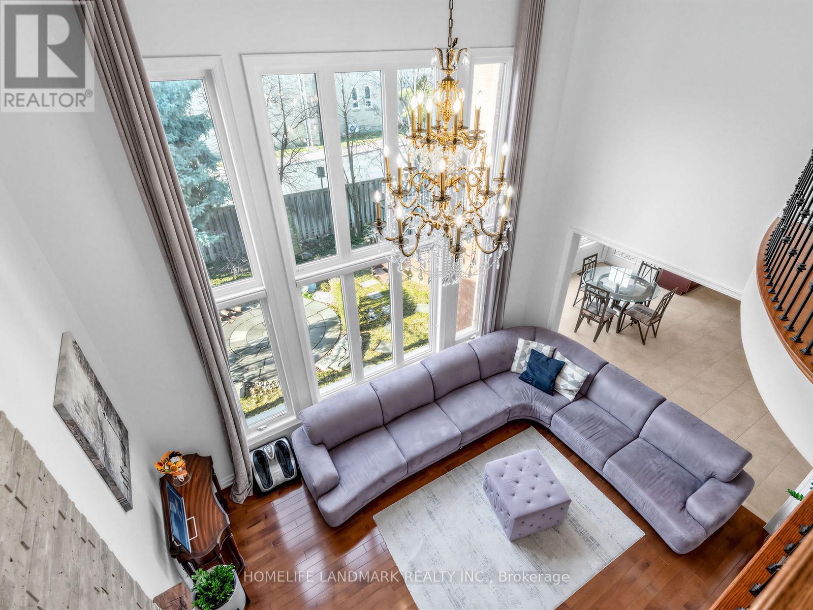 59 Black Walnut Crescent, Richmond Hill, ON - Indoor Photo Showing Living Room