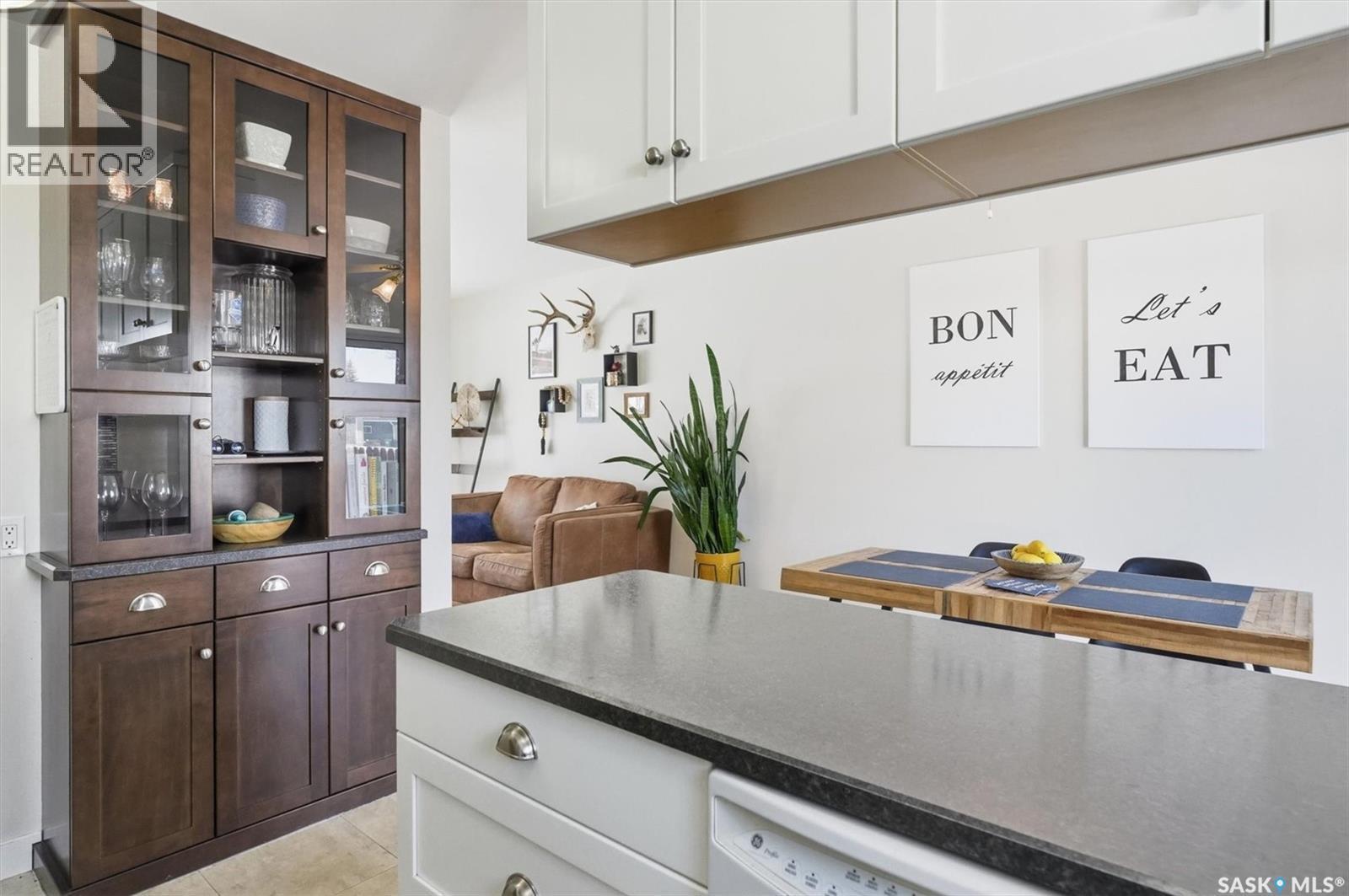 266 Chitek Terrace, Saskatoon, SK - Indoor Photo Showing Kitchen