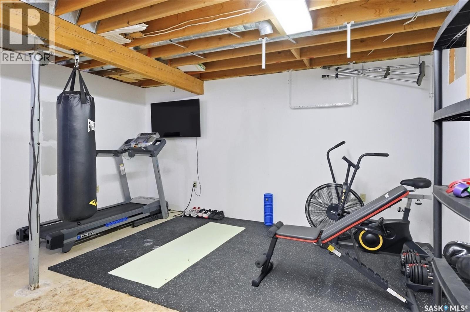 266 Chitek Terrace, Saskatoon, SK - Indoor Photo Showing Gym Room