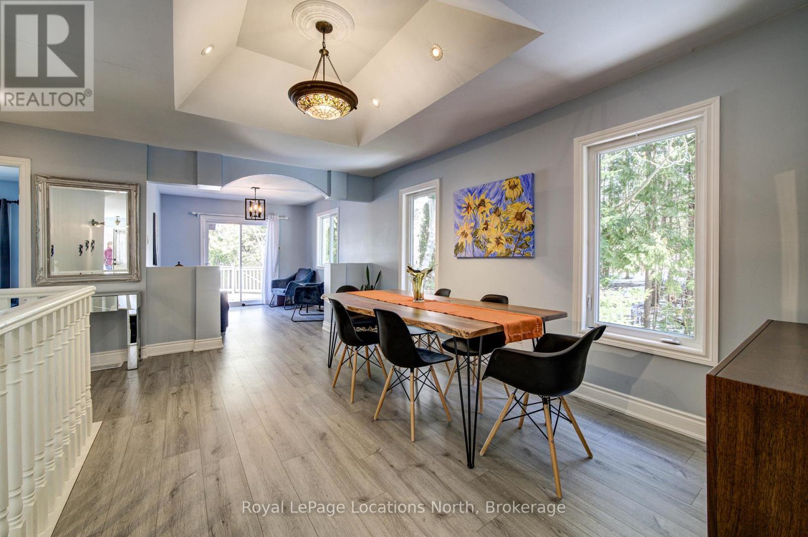 2 Maplewood Drive, Tiny, ON - Indoor Photo Showing Dining Room