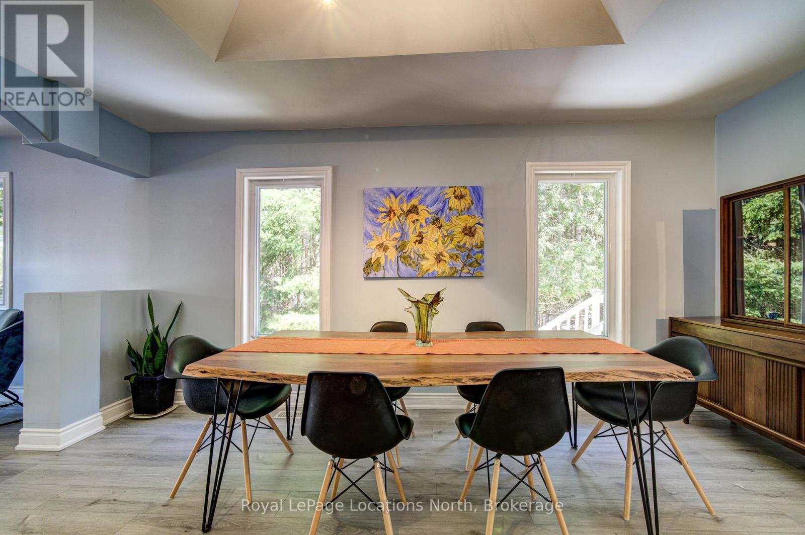 2 Maplewood Drive, Tiny, ON - Indoor Photo Showing Dining Room