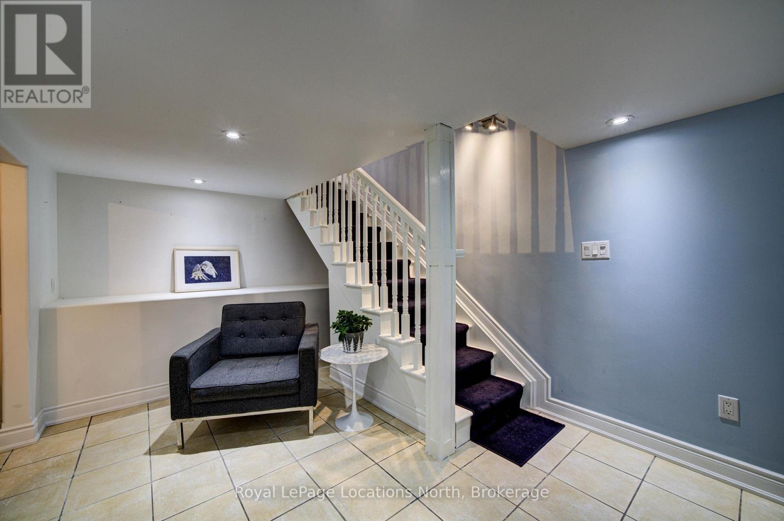 2 Maplewood Drive, Tiny, ON - Indoor Photo Showing Other Room