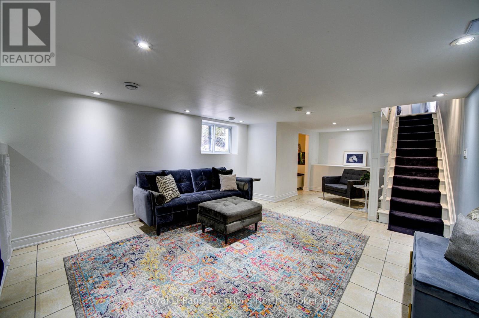 2 Maplewood Drive, Tiny, ON - Indoor