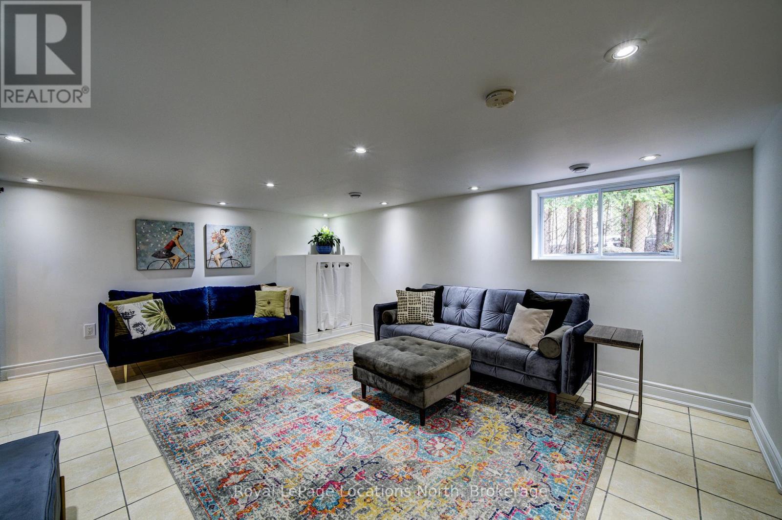 2 Maplewood Drive, Tiny, ON - Indoor
