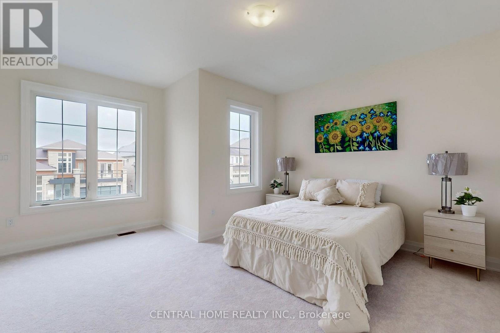 27 Upbound Court, East Gwillimbury, ON - Indoor Photo Showing Bedroom