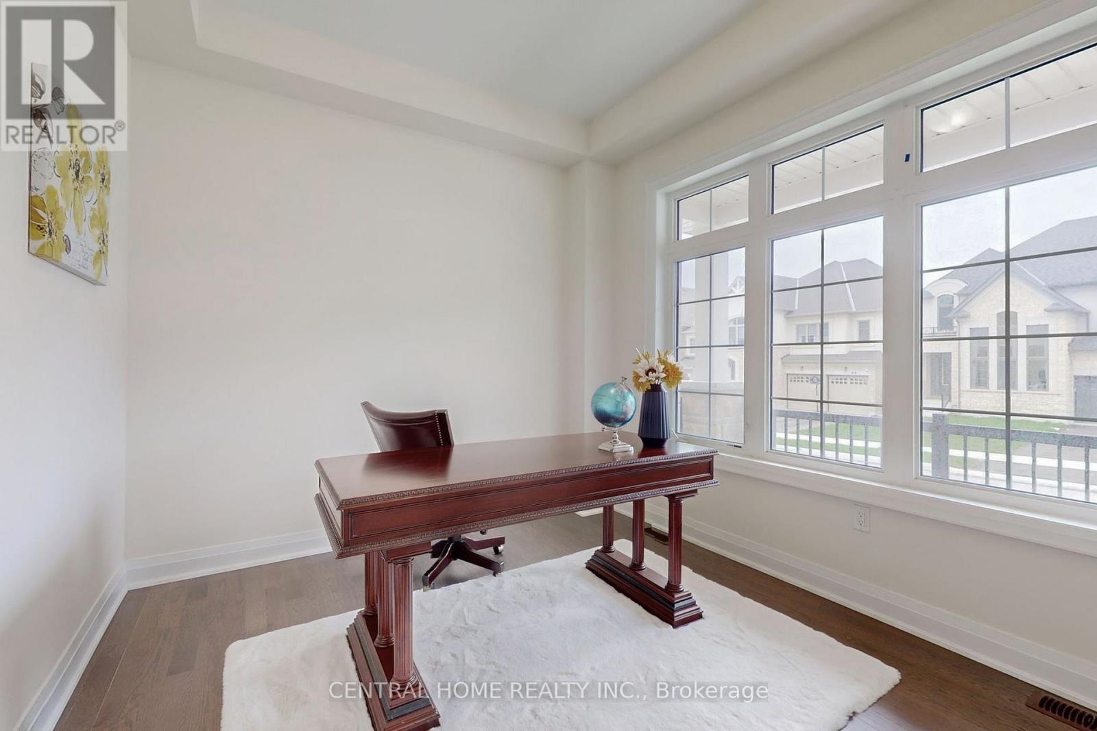 27 Upbound Court, East Gwillimbury, ON - Indoor