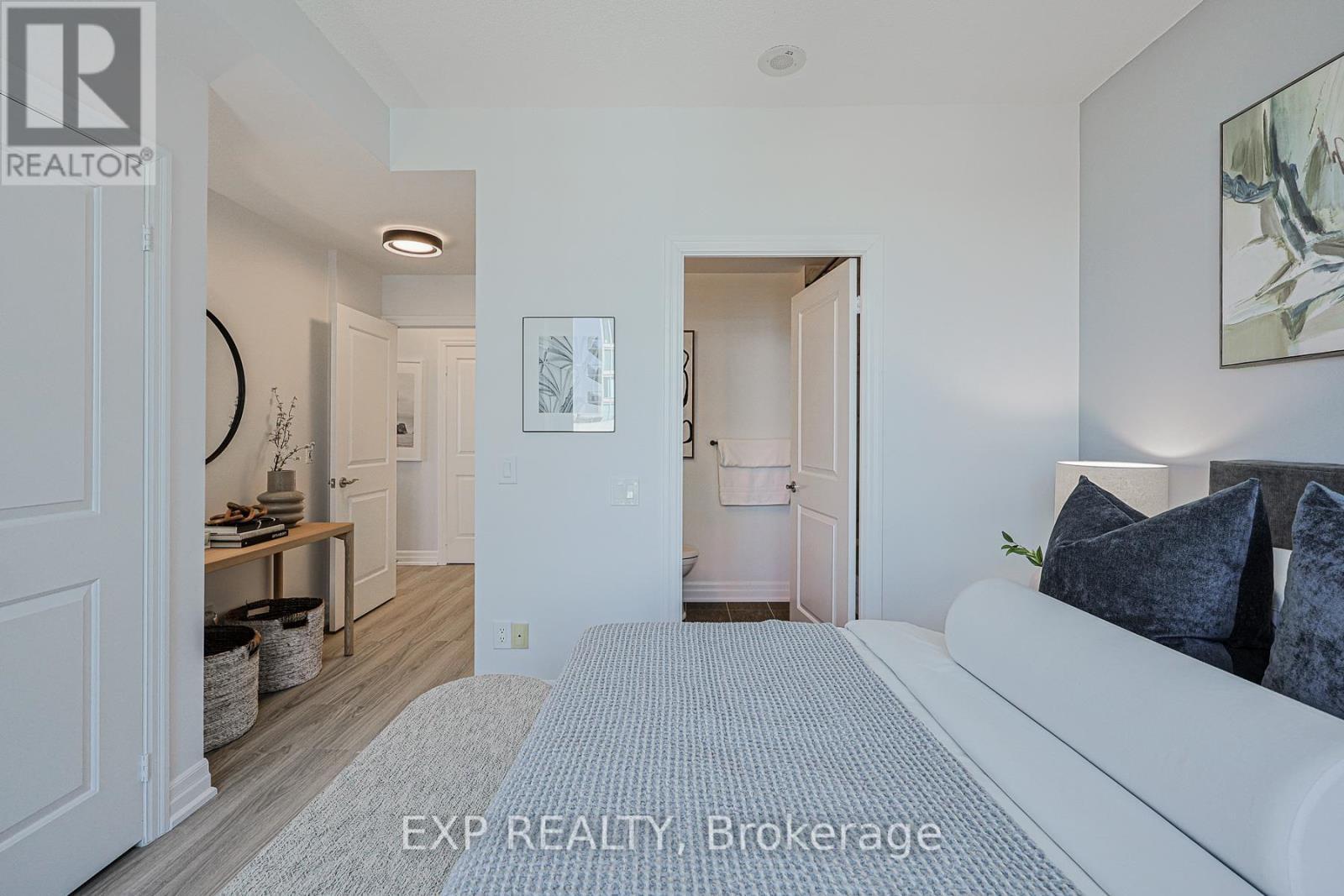 1101 - 58 Marine Parade Drive, Toronto, ON - Indoor Photo Showing Bedroom