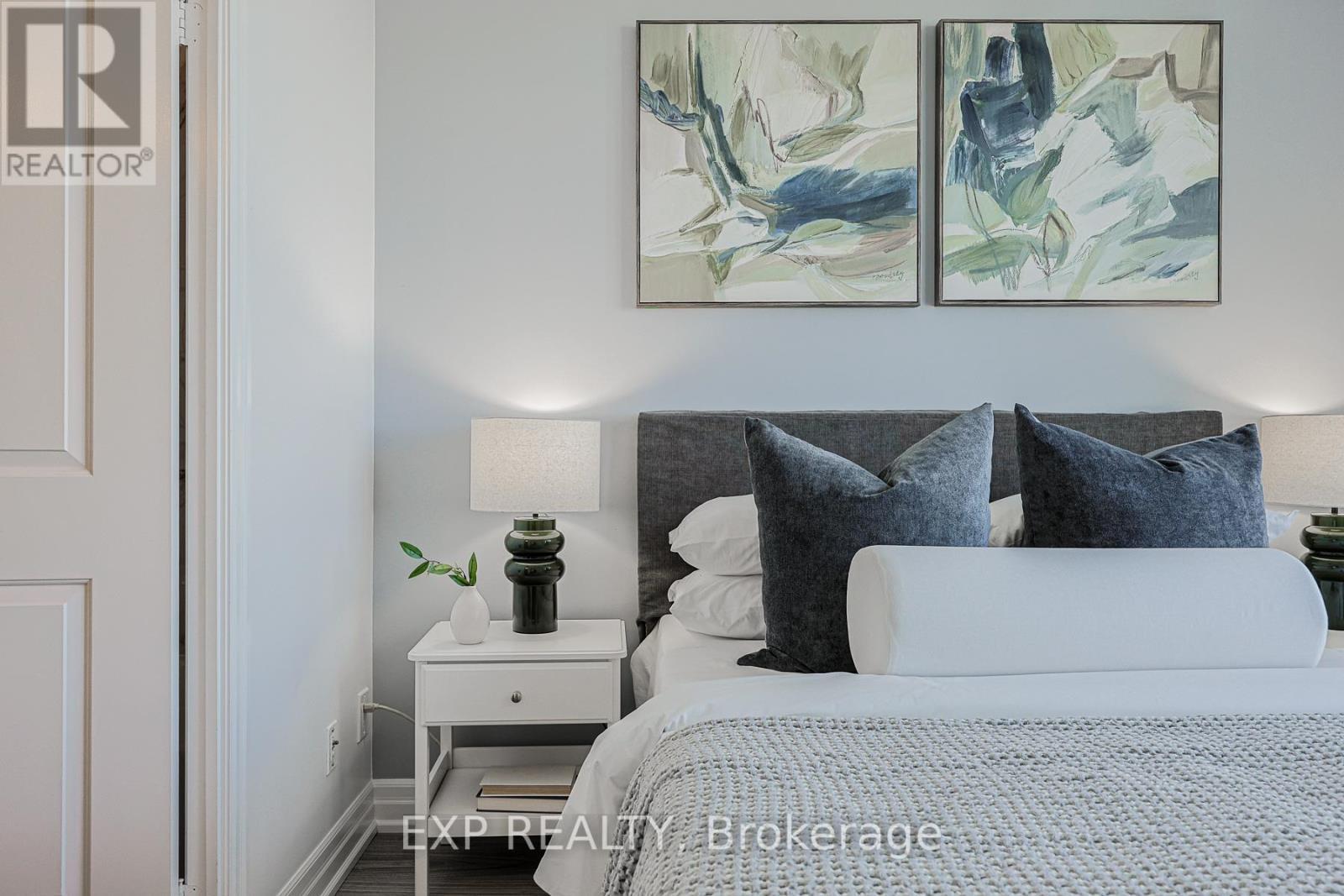 1101 - 58 Marine Parade Drive, Toronto, ON - Indoor Photo Showing Bedroom