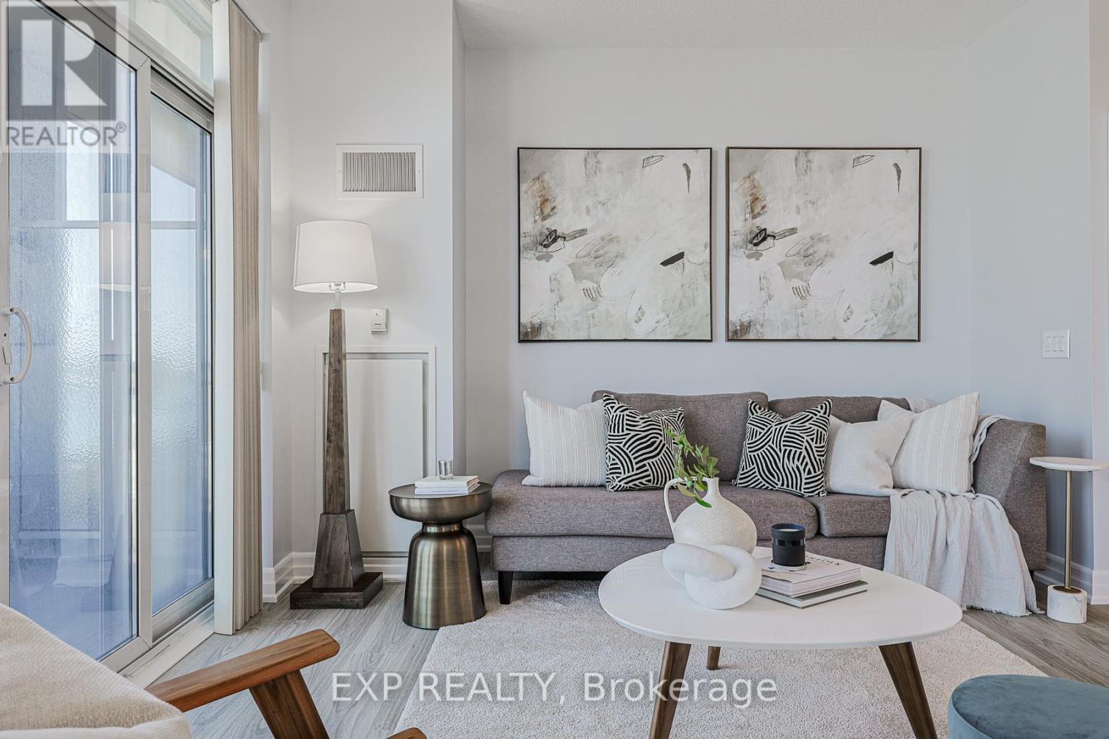 1101 - 58 Marine Parade Drive, Toronto, ON - Indoor Photo Showing Living Room